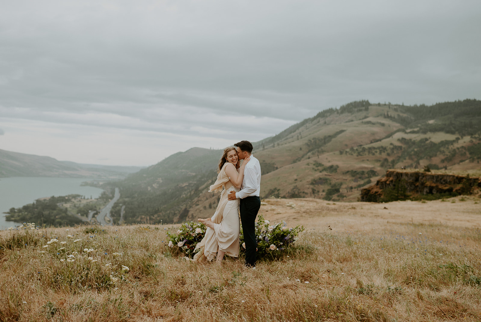 bride and groom at Oregon elopement