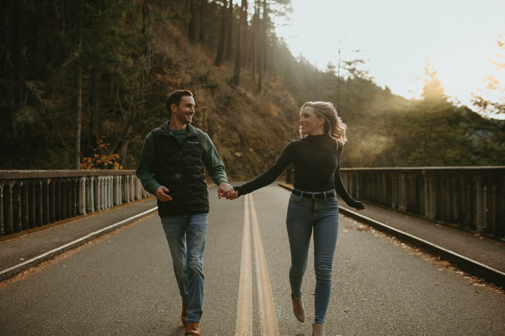 Waterfall engagement photos in Oregon