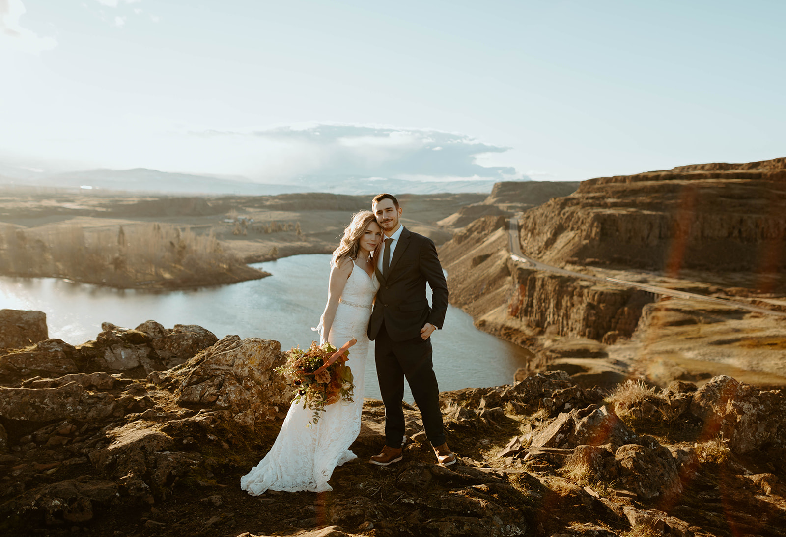 Elopement bride and groom in Oregon