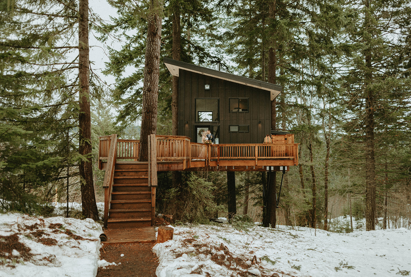 cabin elopement with bride and groom in Oregon weddig