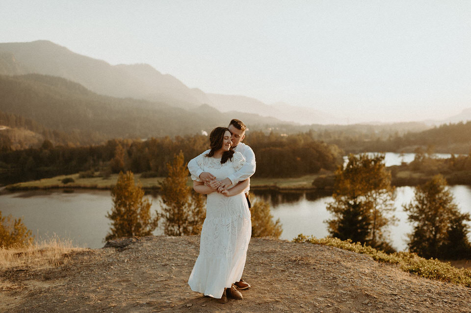 Columbia River Gorge engagement shoot
