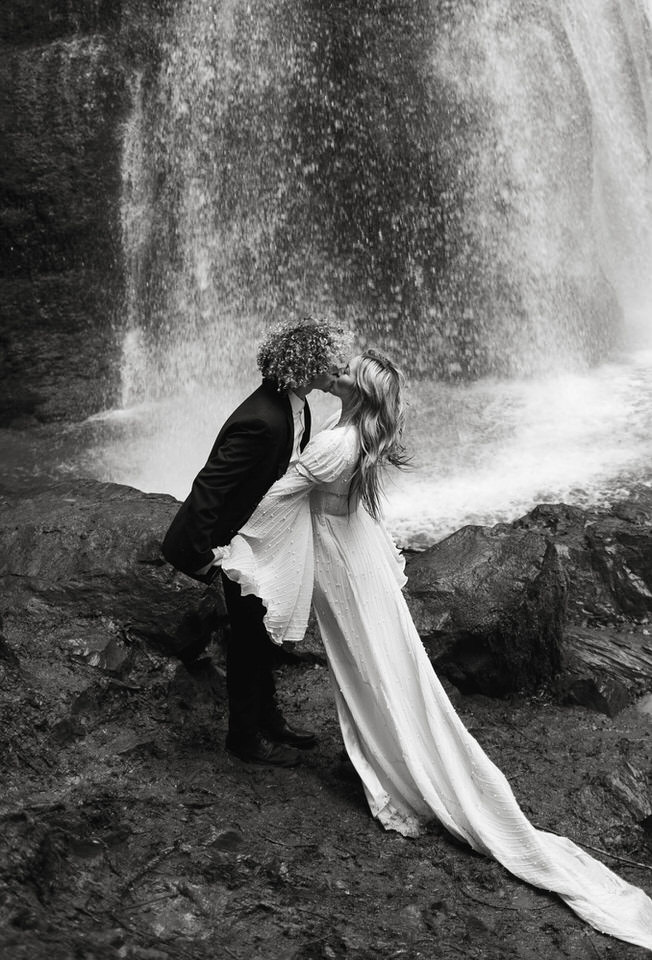 Waterfall engagement in Oregon
