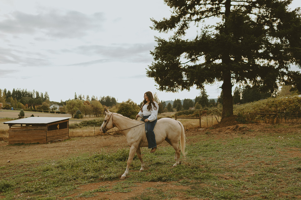 Portland senior photo with Horse