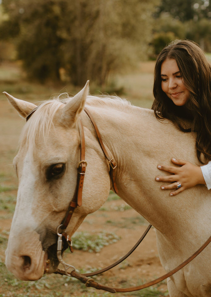Senior Photos with Horses in Oregon
