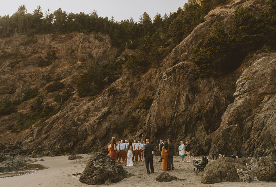 Beach wedding ceremony in Oregon