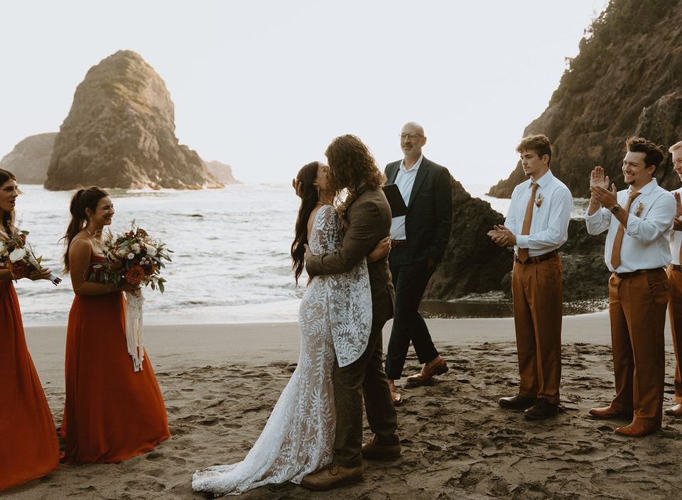 Wedding ceremony on Oregon beach
