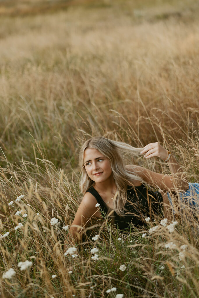 Salem Oregon senior photography session in tall grass