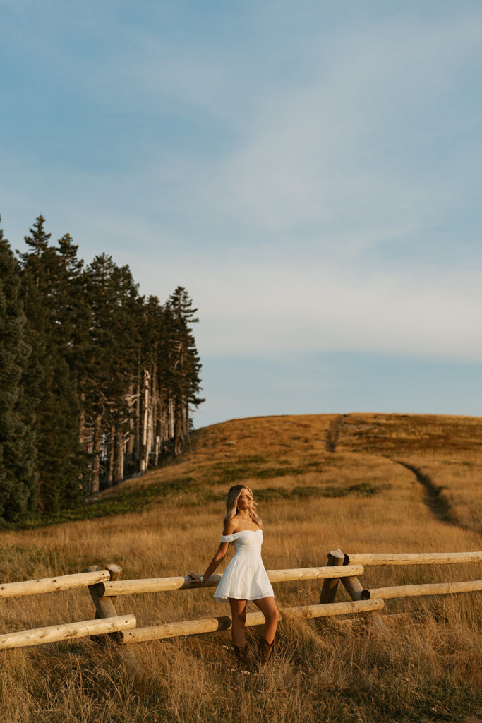 Salem Oregon senior photography senior girl smiling in nature